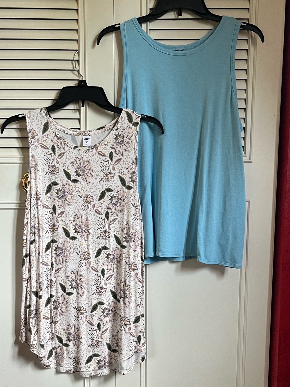 Old Navy Set of 2 Flowy Luxe Tank Tops Sz M
